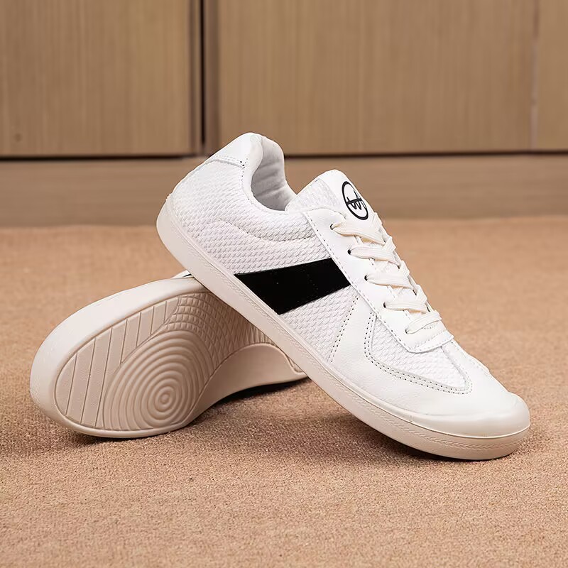 Casual Sneaker Low - Sepatu Olahraga Wanita Mewah Kasual Tenis