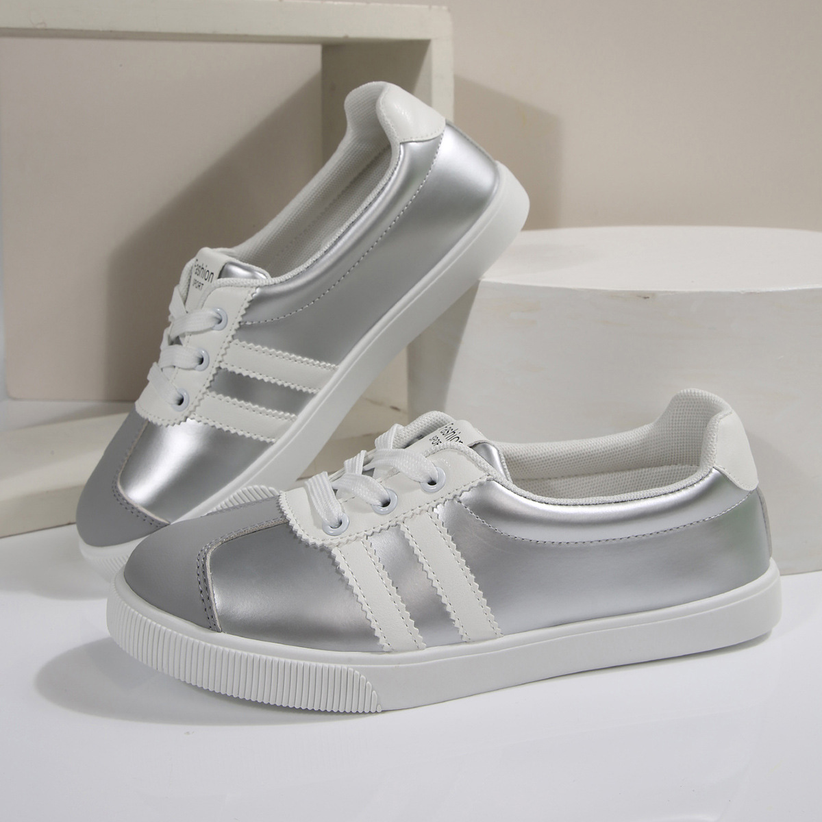 Casual Sneaker Low - Sepatu Sneakers Wanita Gaya Korea untuk