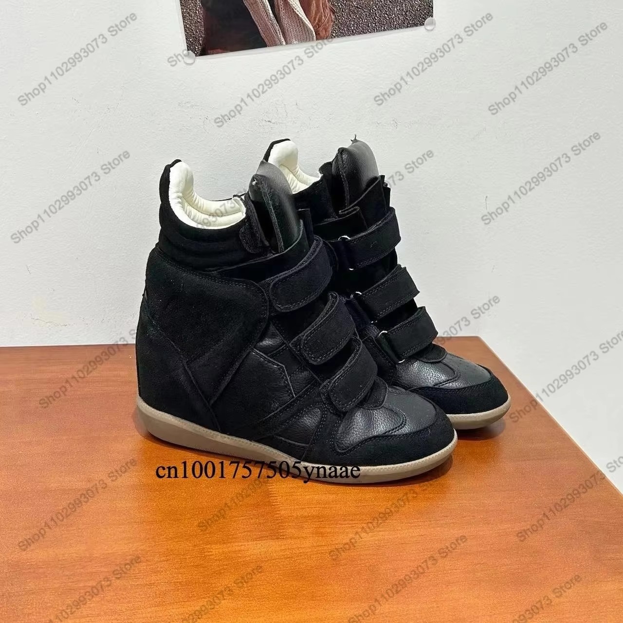 Casual Sneaker Low - Sepatu Sneakers Wanita Hak Tinggi Tersembunyi